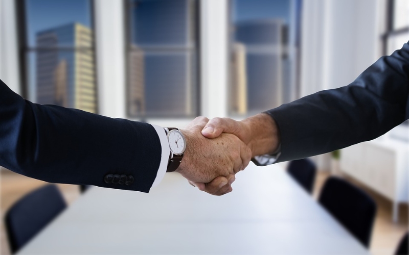 shake hands